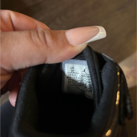 Jordan Max Aura Toddler (7c) - Picture 3 of 4